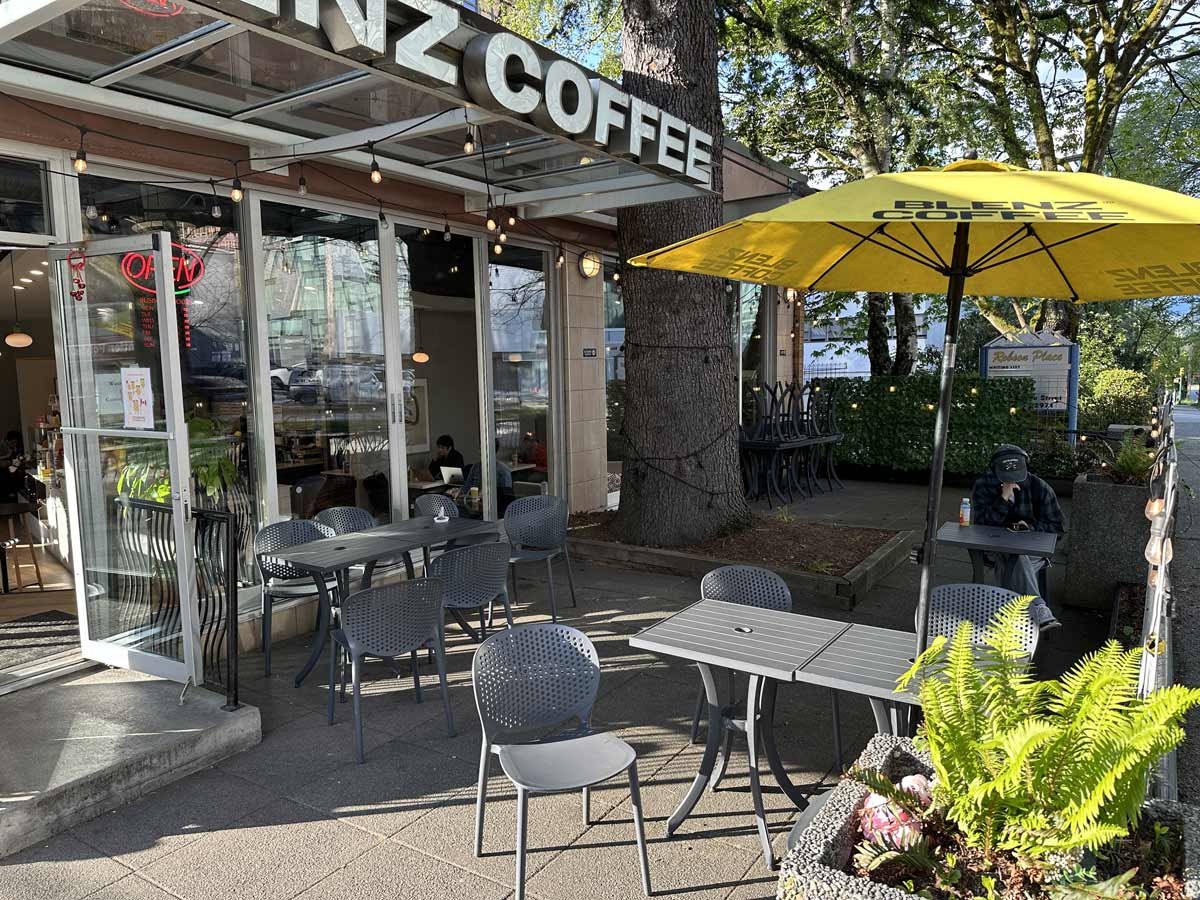 Outdoor Patio at Blenz Coffee Robson & Cardero.