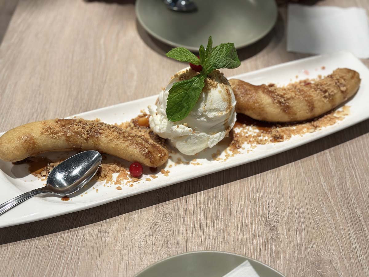 Pisang Goreng with Ice Cream.