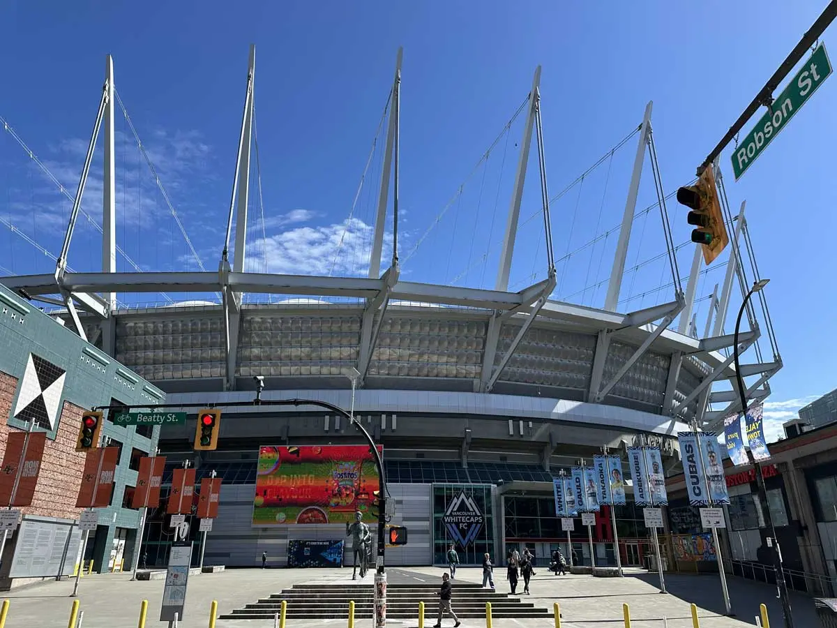 Robson Street Vancouver (Sights & Highlights)